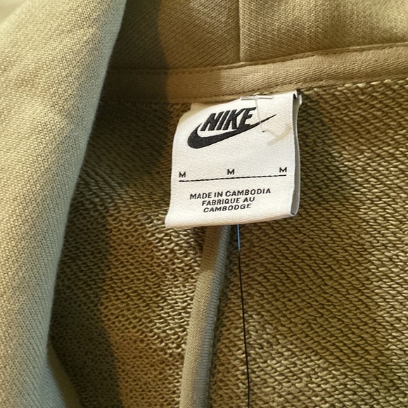 NIKE Active Jacket - Picture 3 of 6